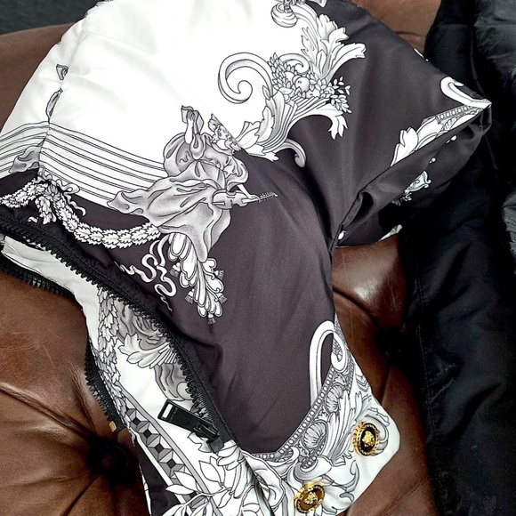 New Authentic Versace Medusa Down Puffer Jacket US 8, UK 12, 40 France 1012541 - Picture 8 of 15